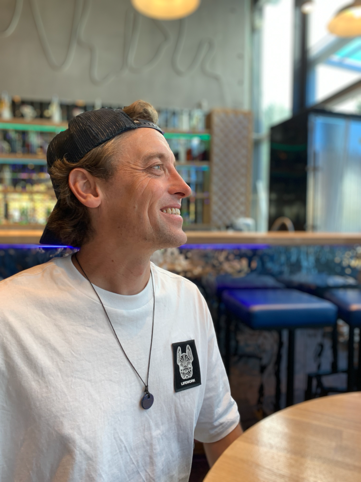 Плохие ведущие- это здорово!
Да, вы не ослышались. Хочу поблагодарить плохих ведущих за то, что на их фоне, я в начале своей карьеры выглядел на порядок выше, лучше, интереснее | Сетка — социальная сеть от hh.ru