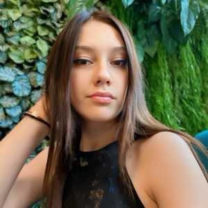 Алина Узакова