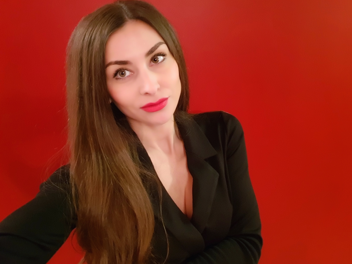 Екатерина Безземельцева