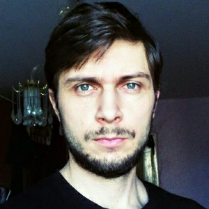 Денис Медведев
