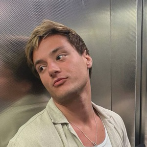 Александр Петерсон