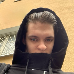 Артем Зверев