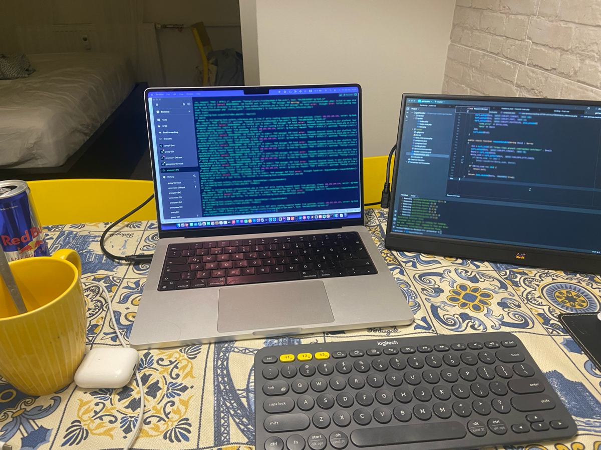 Про то как мой проект вырос с 0 до полумиллиона запросов за 3 дня
#минуткаАхуитительныхИсторий  #graspil
Дело было спустя 1-2 месяца после запуска graspil | Сетка — социальная сеть от hh.ru