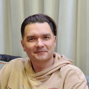 Олег Жаринов