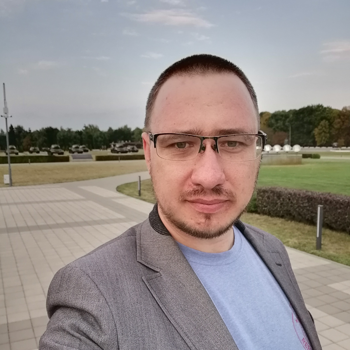 Роман Недодел