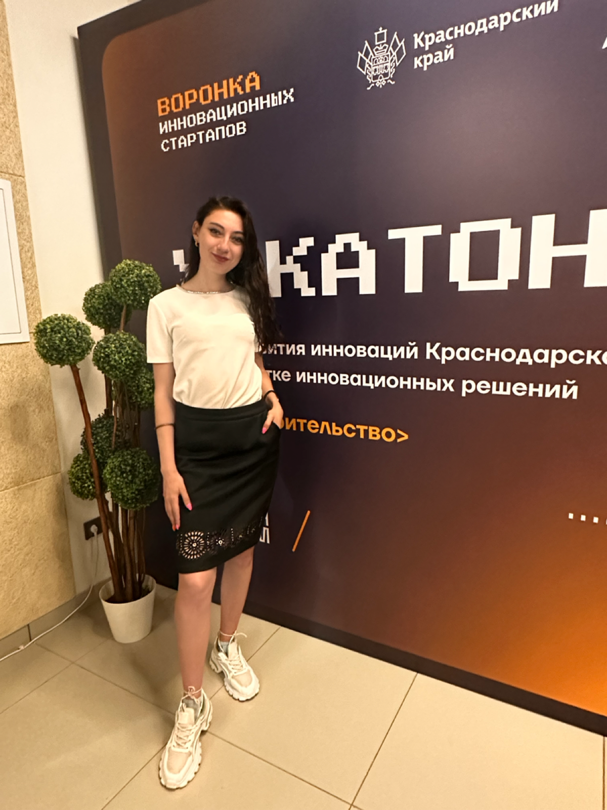 Мой первый в жизни Хакатон и роль Project manager  в команде.
Контроль качества работ персонала , а также управление техникой на площадке являются основными проблемами строительной отрасли | Сетка — социальная сеть от hh.ru