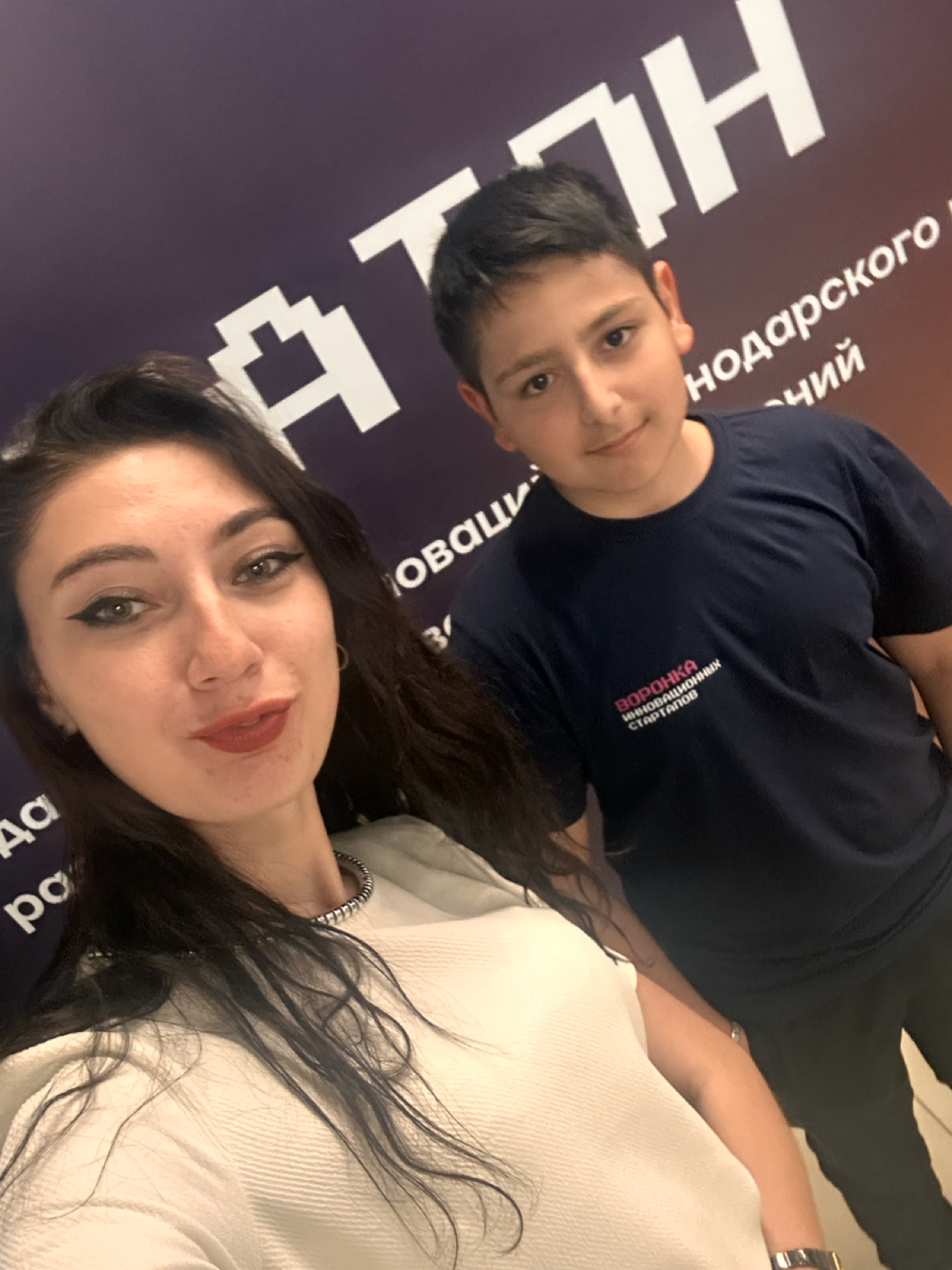 Мой первый в жизни Хакатон и роль Project manager  в команде.
Контроль качества работ персонала , а также управление техникой на площадке являются основными проблемами строительной отрасли | Сетка — социальная сеть от hh.ru