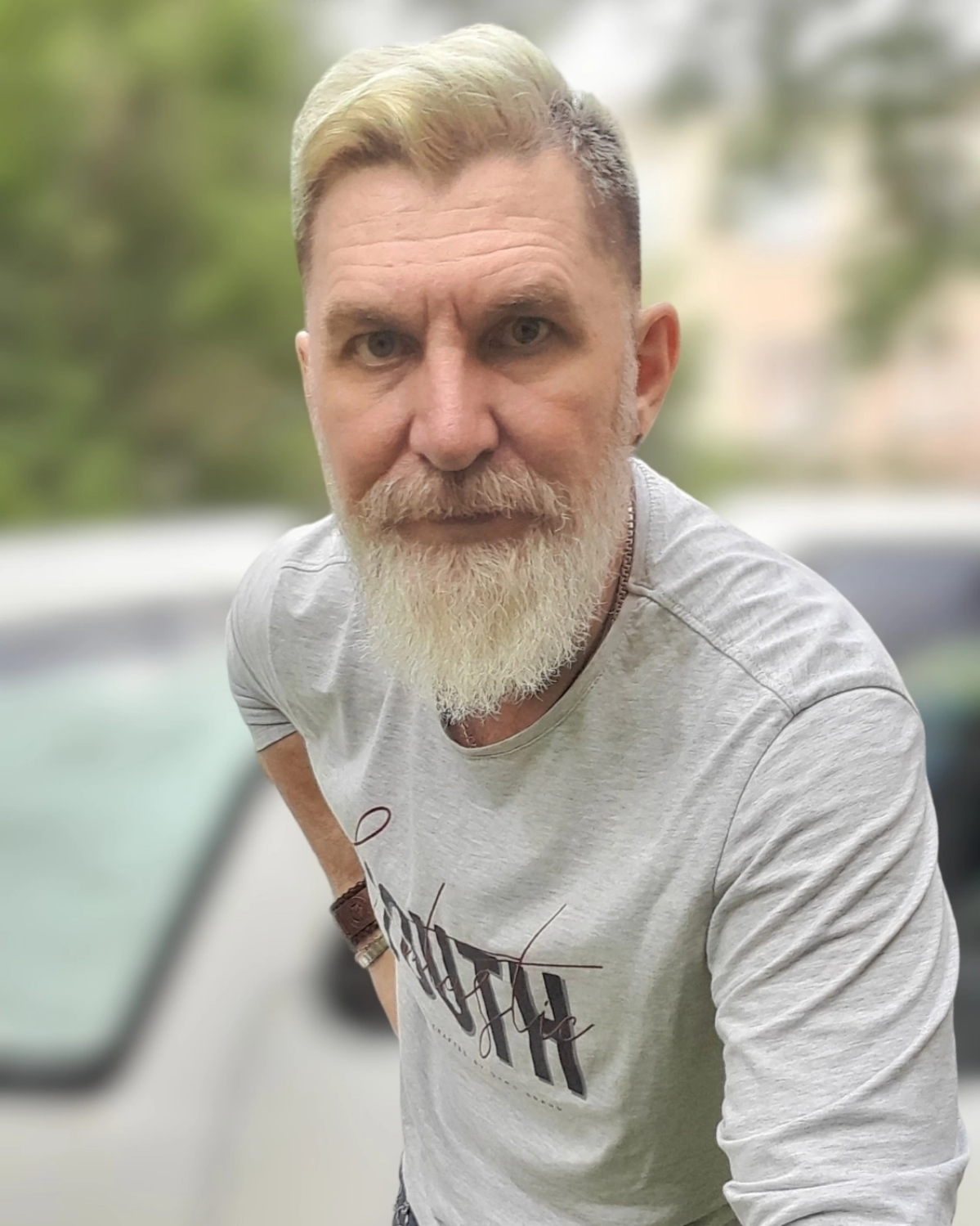 Не пытайтесь сделать из любого маркетолога "швейцарский нож". Там и вилка будет так себе и штопор не ахти.
Для рубки мяса нужен топор, а для чистки картофеля - картофелечистка. | Сетка — социальная сеть от hh.ru