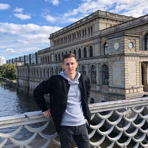 Владимир Околов