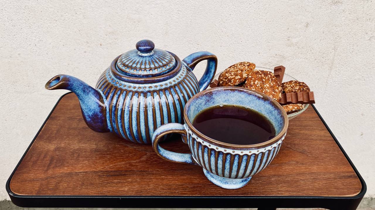 #кофебрейк КотиЗаи мои ❤️
Оторвитесь от работы на чай-кофе-потанцуем 
Лю вас 😘 #КотиЗаи #Пятничка #FriendlyReminder | Сетка — социальная сеть от hh.ru