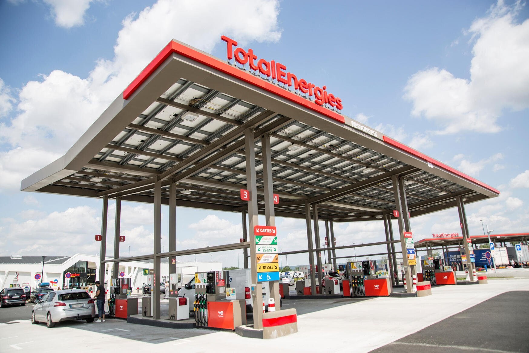 TotalEnergies запустила гибридный суперкомпьютер Pangea 4
Французская нефтегазовая компания TotalEnergies запустила гибридный суперкомпьютер Pangea 4 | Сетка — социальная сеть от hh.ru