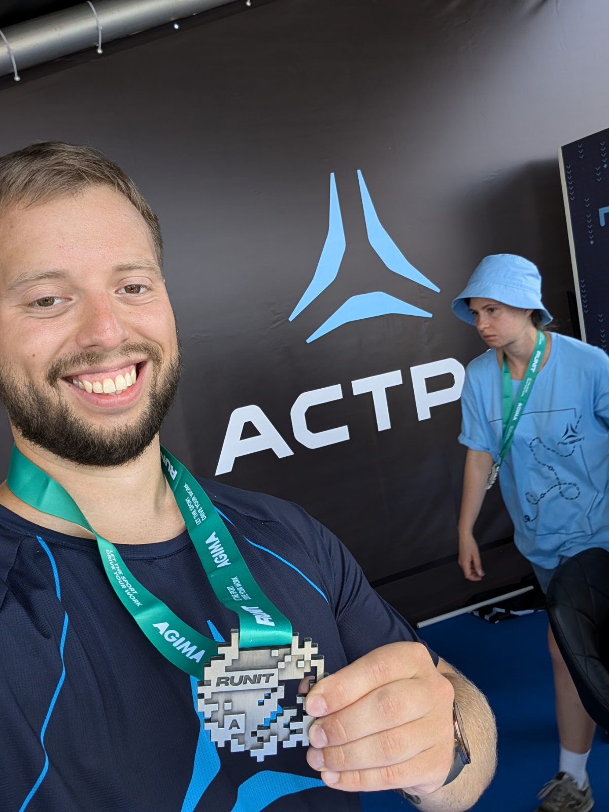 С любимой Астрой пробежал 10км!
Эмоции огонь!) Спасибо сетке, ещё и новые знакомства ждут!) | Сетка — социальная сеть от hh.ru