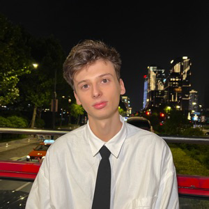 Максим Титов