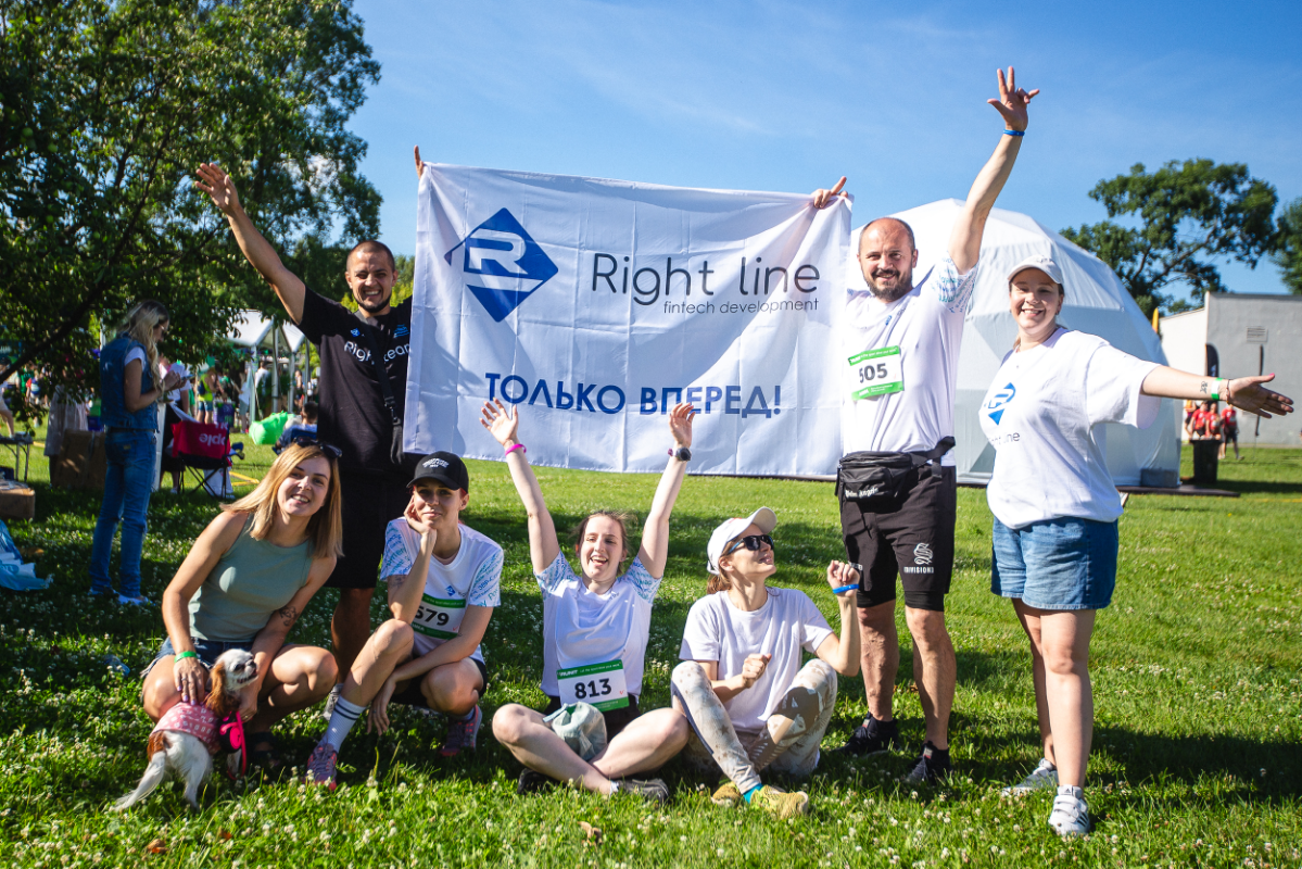 Встать в 4 утра, чтобы встретиться с любимой командой на RUNIT? Легко! Ведь это мероприятие для нас уже традиция)
Каждый год мы приезжаем сюда, и с каждым годом нас всё больше и больше | Сетка — социальная сеть от hh.ru