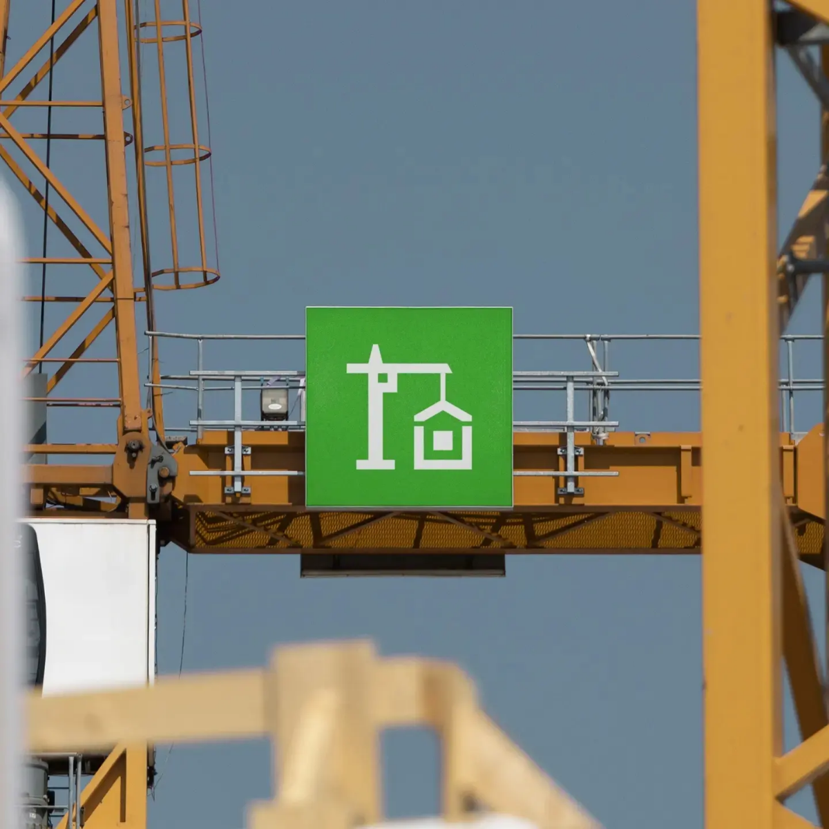 Разработал брендинг для строительной компании Берём и строим | Сетка — социальная сеть от hh.ru