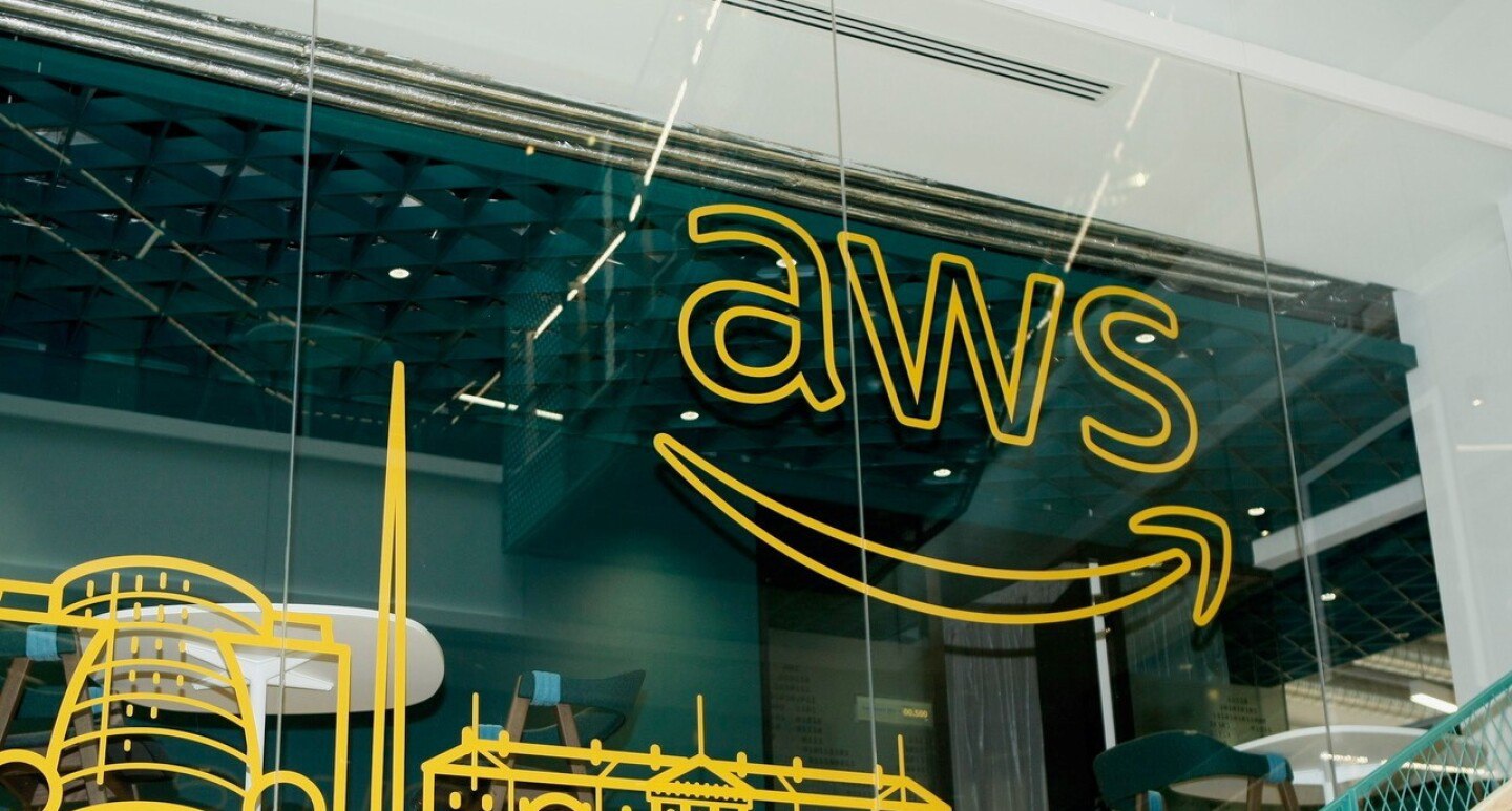 AWS построит дата-центр с высоким уровнем безопасности для правительства Австралии
Этот ЦОД и облачная система будут разработаны в рамках партнерства между AWS и правительством Австралии, которое в те... | Сетка — социальная сеть от hh.ru