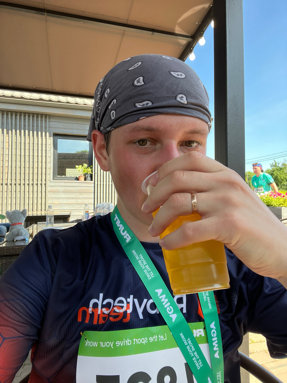 Вчера принял участие в забеге RUN IT, пришел 501-ым
Неплохой результат, 6 минут на километр, ровно то, на что рассчитывал 
Было очень жарко, но это не стало помехой для участников 
Хорошо провели врем... | Сетка — социальная сеть от hh.ru