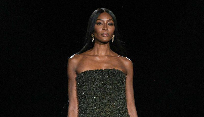 Burberry готовится к очередной волне увольнений
Ожидается, что британский модный дом сократит сотни рабочих мест, в основном в Великобритании, после резкого падения рыночной стоимости акций | Сетка — социальная сеть от hh.ru