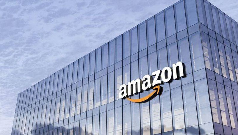 Amazon хочет получить покупателей как люксовых, так и сверхдешевых товаров
Помимо миноритарной доли в компании Saks Global, образовавшейся после покупки компанией Hudson's Bay группы Neiman Marcus, Am... | Сетка — социальная сеть от hh.ru