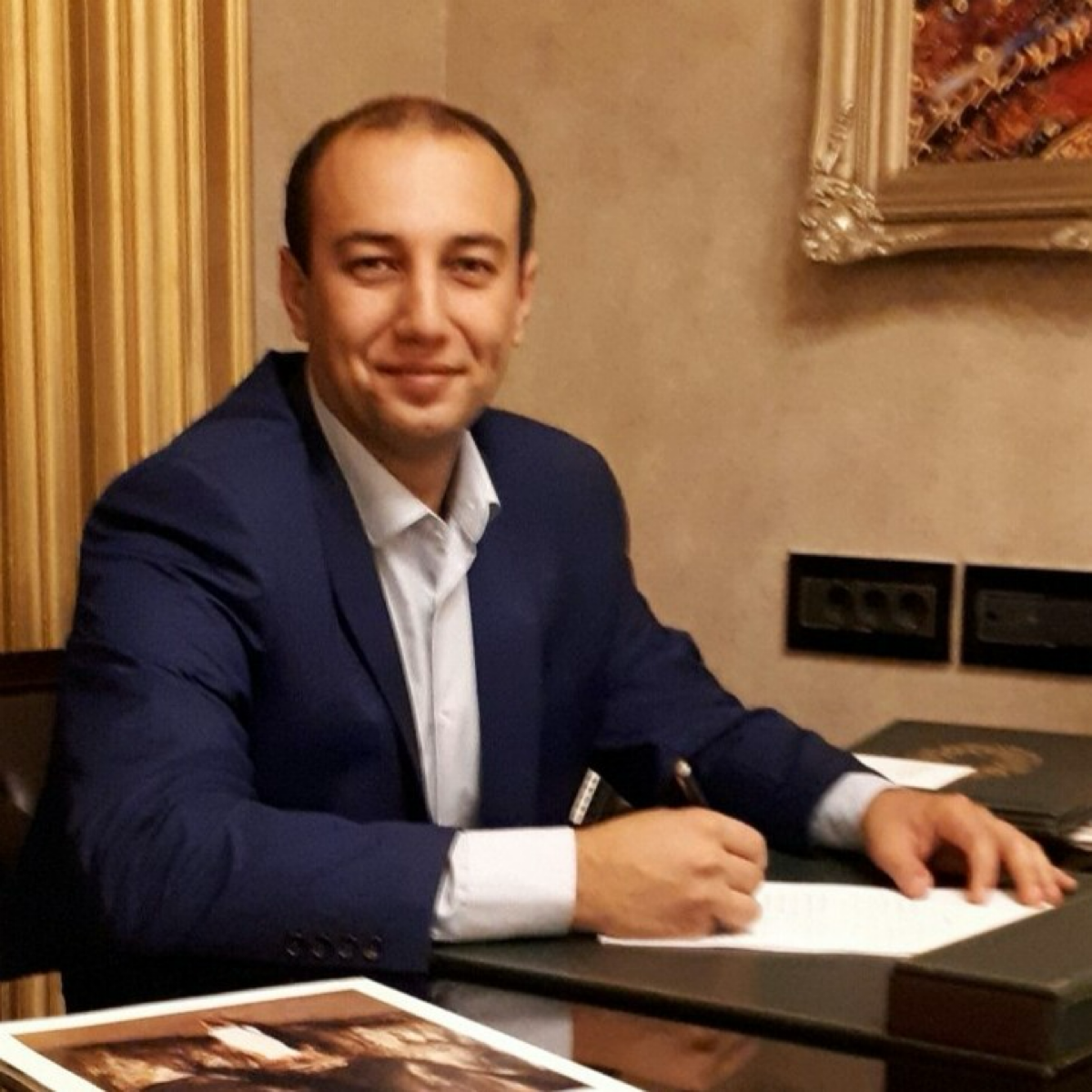 Мансур Муратов