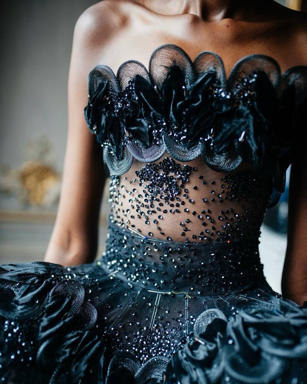 Ажиотаж вокруг последнего показа «Феникс» Schiaparelli не утихает по сей день | Сетка — социальная сеть от hh.ru