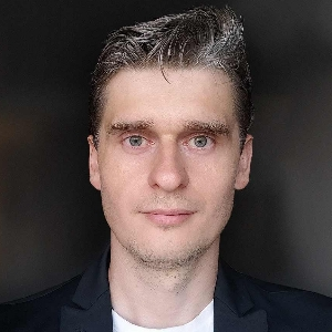 Александр Окуловских