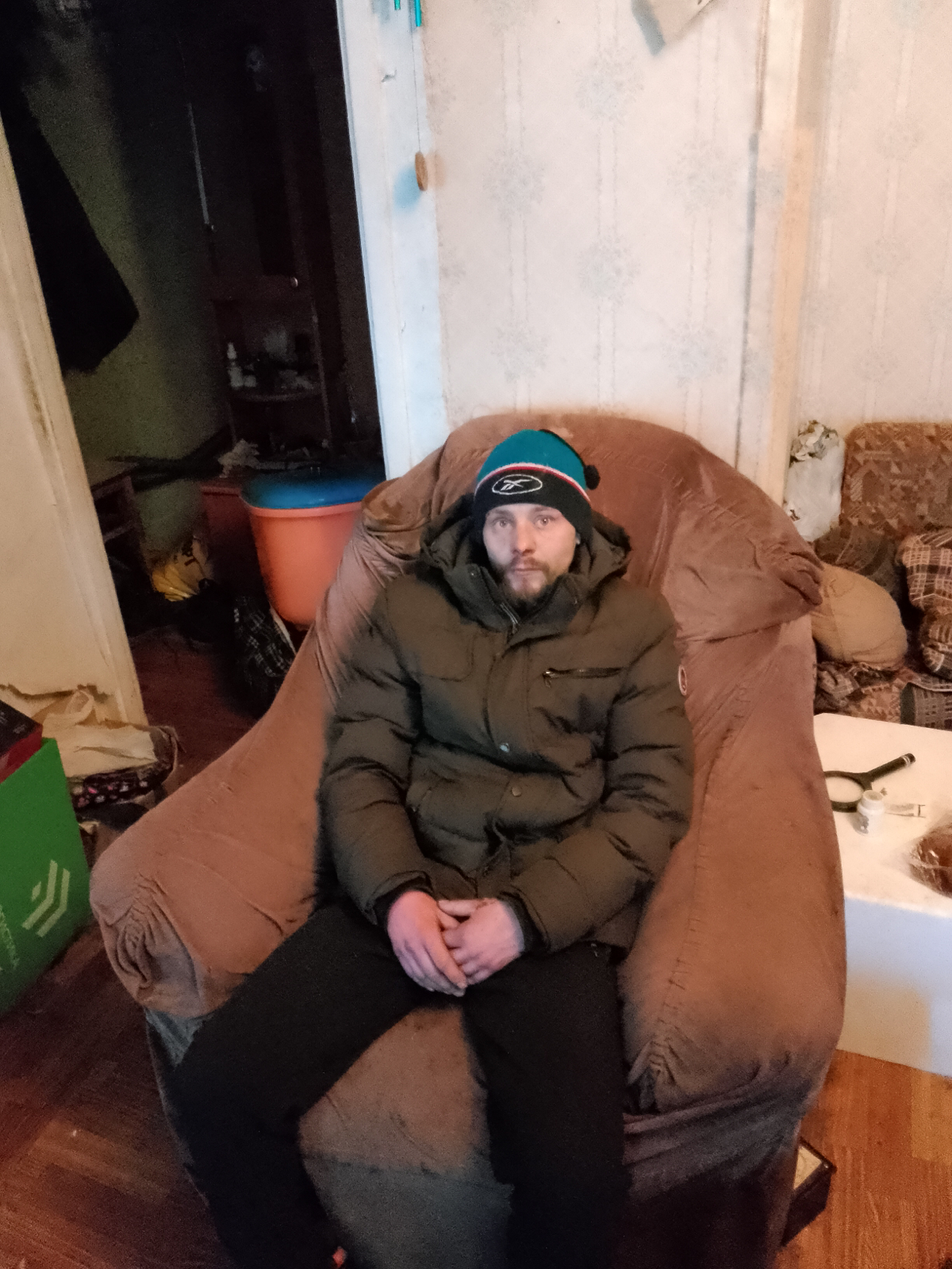 Помогите погорельцу Прокопчук Виталий
Мой знакомый погорел от кз проводки, ветер с окна на искрящие провода надул бумагу и край простыни | Сетка — социальная сеть от hh.ru