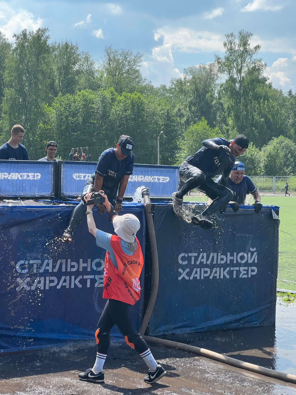 Сегодня мы составом команды из 35 человек бежали "Стальной характер" | Сетка — социальная сеть от hh.ru