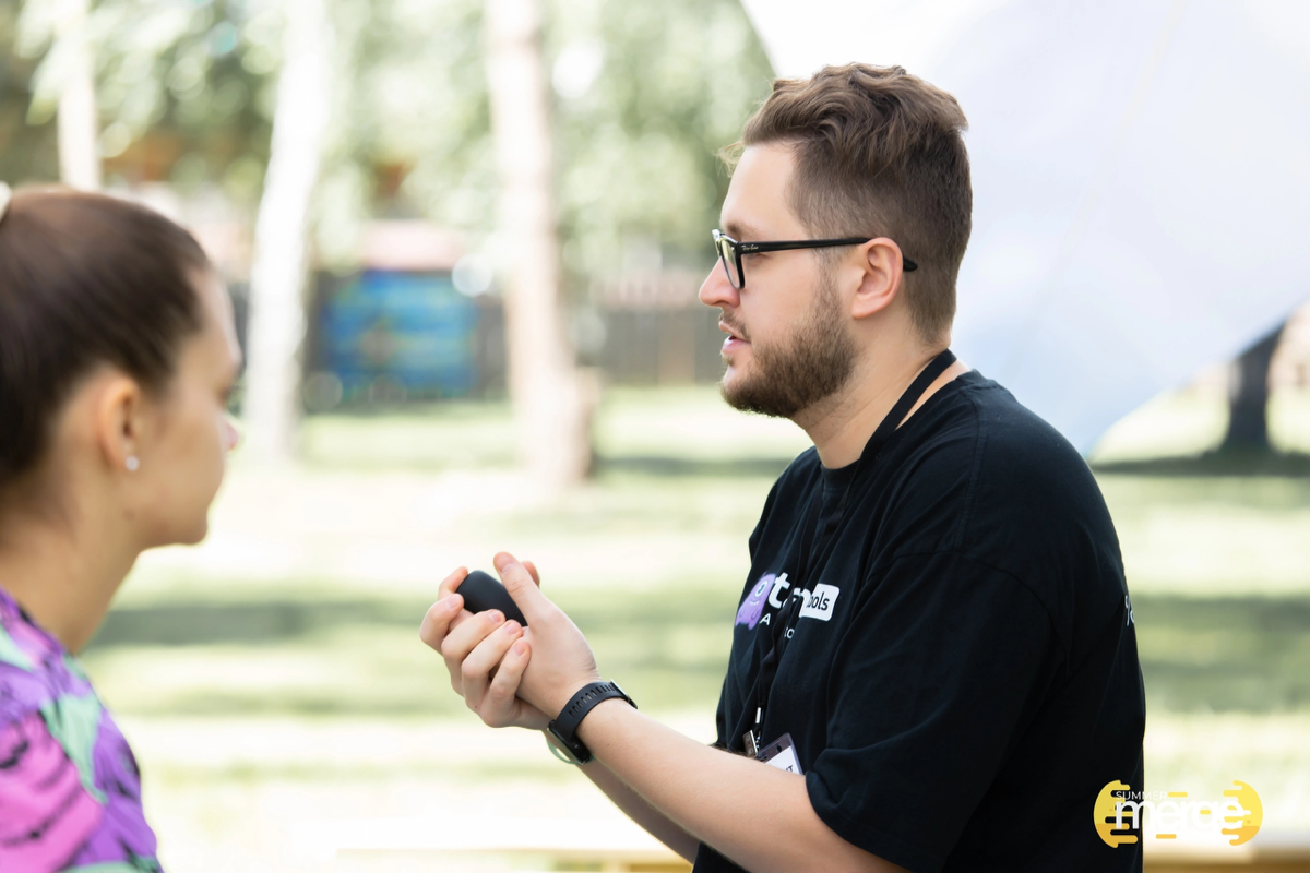 Заметки спикера-путешественника 👌
В конце июня я выступал на Summer Merge — антиконференции на Русском берегу в Ульяновской области с 1 000+ участников с ИТ и диджитал рынка | Сетка — социальная сеть от hh.ru