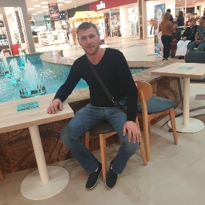 Юрий Левченко