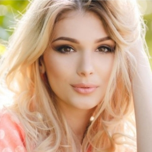 Алла Фамилия
