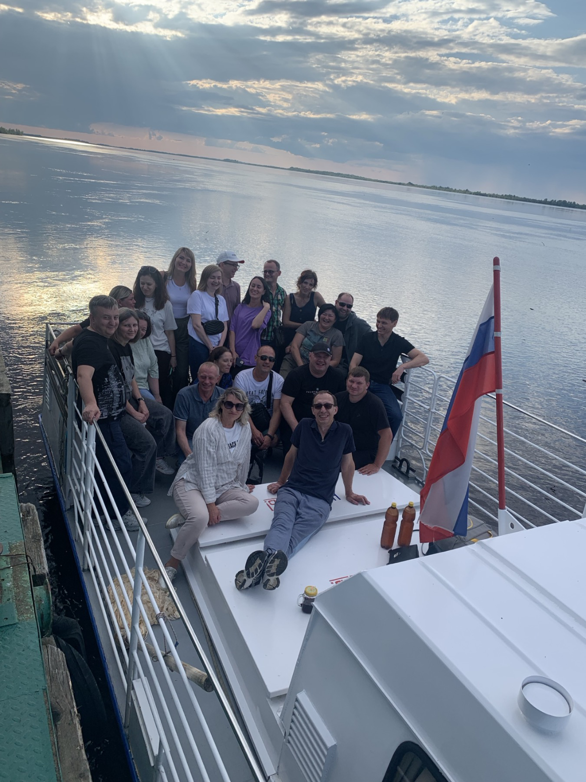 Домики в лесу у реки
Свежий воздух
Шашлык, плов, арбузы и куриная лапша на утро) 
Корпоративы - это 👍
Когда были на корпоративе? Что понравилось?😁 
#длядуши
#управлениеперсоналом 
#управлениекомандами | Сетка — социальная сеть от hh.ru