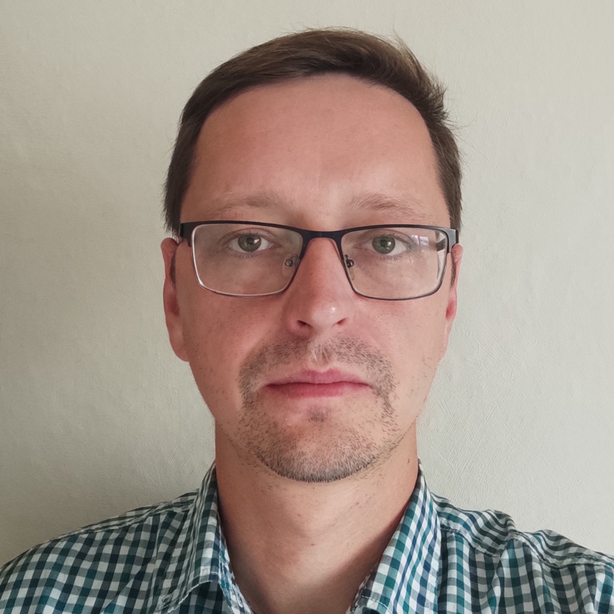 Антон Попов