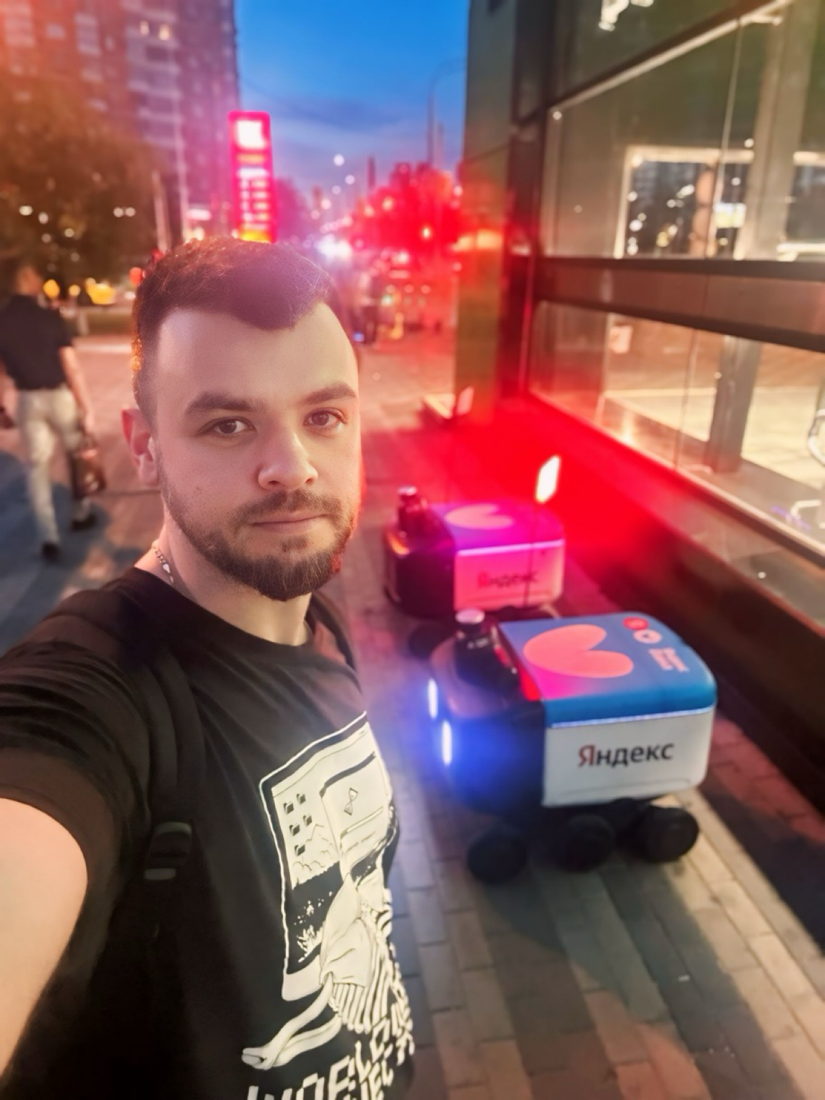 Это ж все история не про зарабатывание денег, это история про смотрите, как я могу.
Меня аж прям осенило – это про меня.
Начали с Катей смотреть Шоу Декларация Михаила Гребенюка | Сетка — социальная сеть от hh.ru