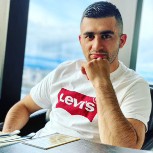 Айк Манукян