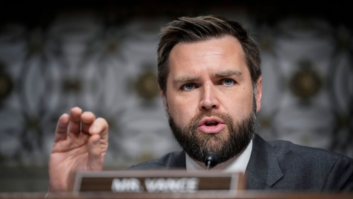Будущий вице-президент США Джеймс Дэвид Вэнс владеет биткоинами | Сетка — социальная сеть от hh.ru