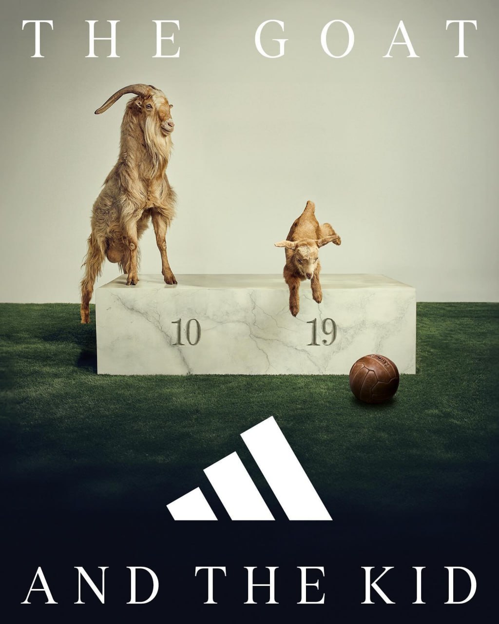 Adidas выпустил креативную рекламу по случаю победы Лионеля Месси на Кубке Америки и Ламина Ямаля на Евро. 10 и 19 — номера футболистов. Оба игрока имеют контракт с Adidas | Сетка — социальная сеть от hh.ru