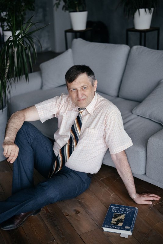 💥 СЕРГЕЙ ВЛАСОВ | ЭВОЛЮЦИЯ РАЗУМА (Telegram)
"Вы нам не подходите". Отказ принять нельзя оспорить. Где запятая?
Как художник художнику: поиск работы тот ещё стресс | Сетка — социальная сеть от hh.ru