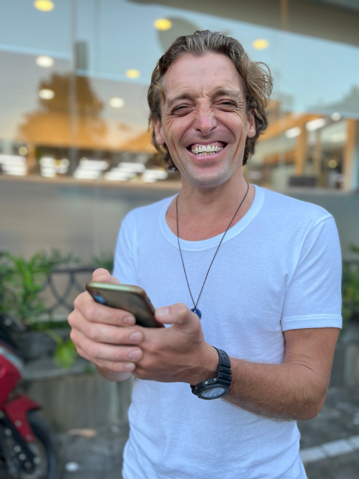 #Держать в голове мечту»
Мечта без срока годности и привычных нам маркировок и состава в наполнении. Будь голова как микроволновка, морозильная камера или сетка с продуктами вывешанная за окно | Сетка — социальная сеть от hh.ru