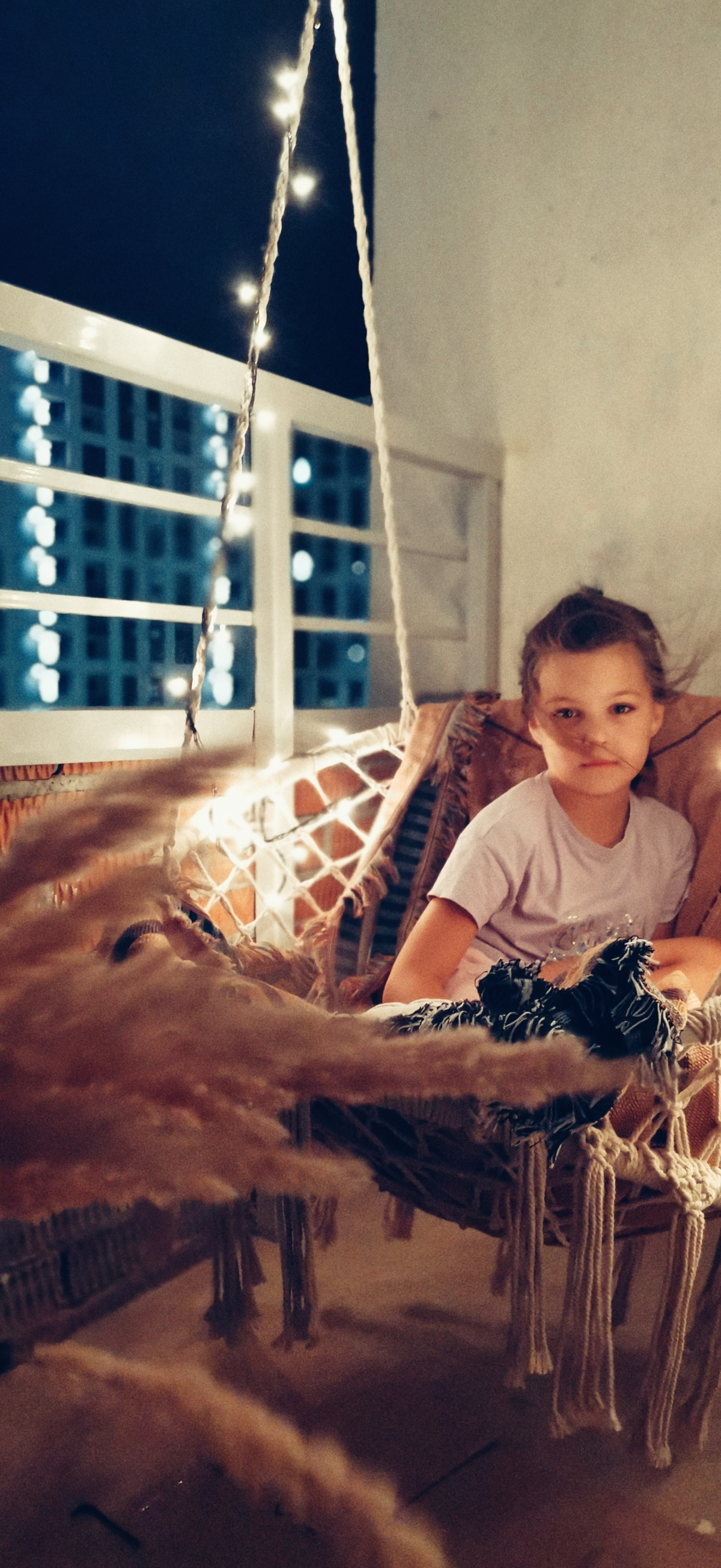 Портреты не сильно люблю снимать, но иногда учусь это делать,  нужно искать или создавать локации, играть со светом, командовать моделью. Иногда получается хорошо, но чаще хуже😄 | Сетка — социальная сеть от hh.ru