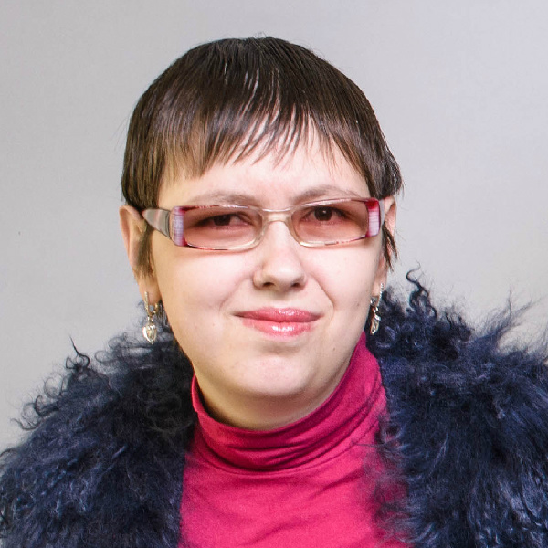 Елена Захарова