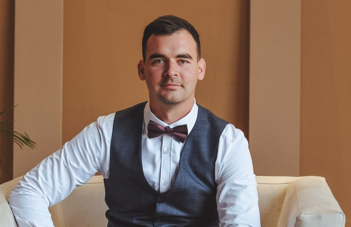 Николай Емельянов