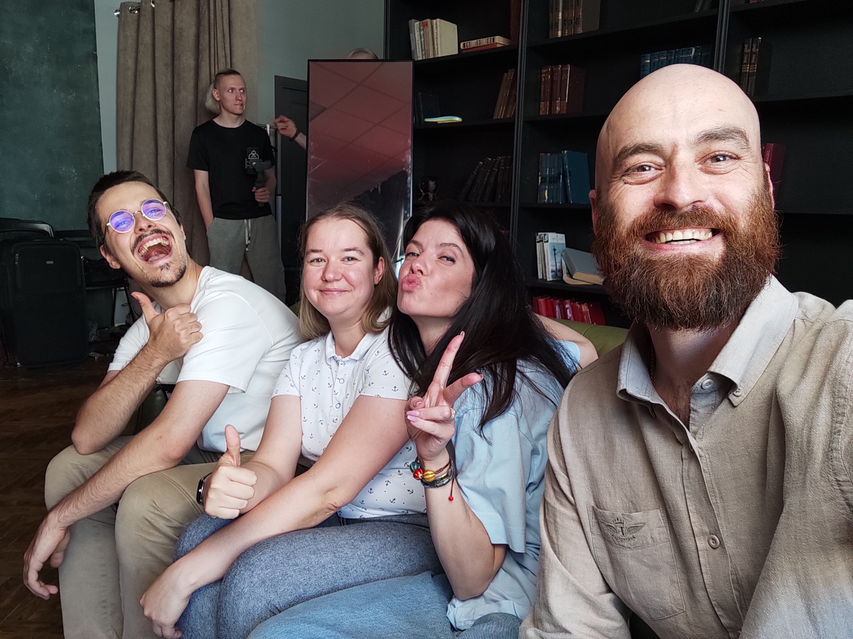 В Самару приезжали GetLens с тест-драйвом фототехники. Мимо такого нельзя было пройти, с удовольствием съездила к ребятам.
Пообщались, подержала в руках разные тушки/стёкла, немного поснимали | Сетка — социальная сеть от hh.ru