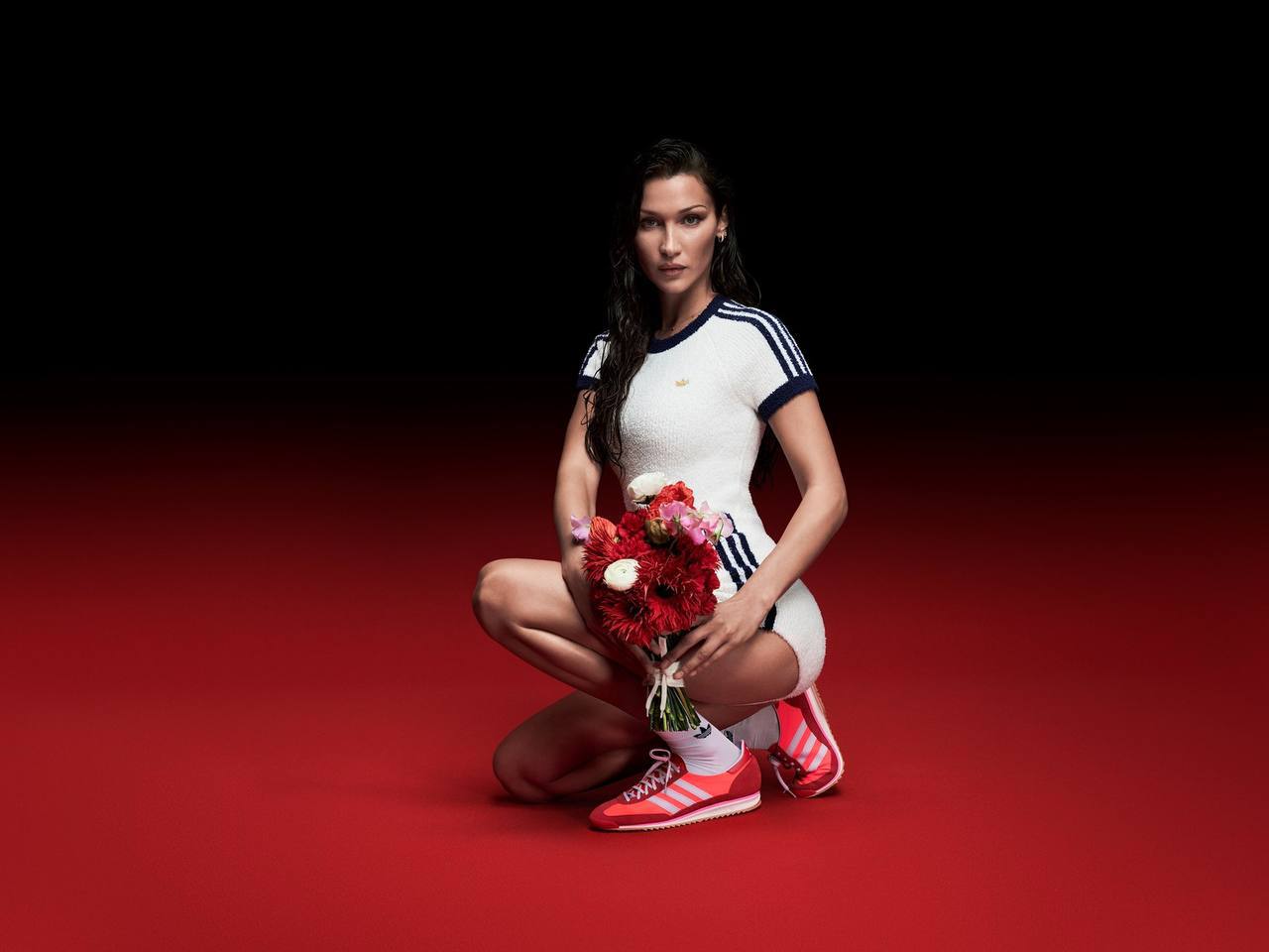 Adidas в центре скандала. Компании пришлось удалить фотографии Беллы Хадид в кроссовках SL 72 | Сетка — социальная сеть от hh.ru