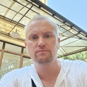 Андрей Макаров