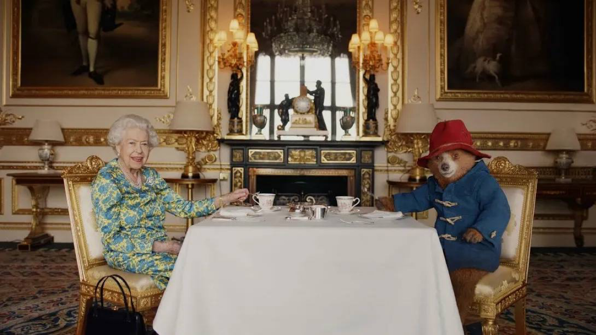 Расскажу немного о чаепитии перед скорым временем наступления five o’clock tea 🕔
А знаете ли вы, что если мы сидим за столом, то блюдце от чайной пары остается на нем | Сетка — социальная сеть от hh.ru