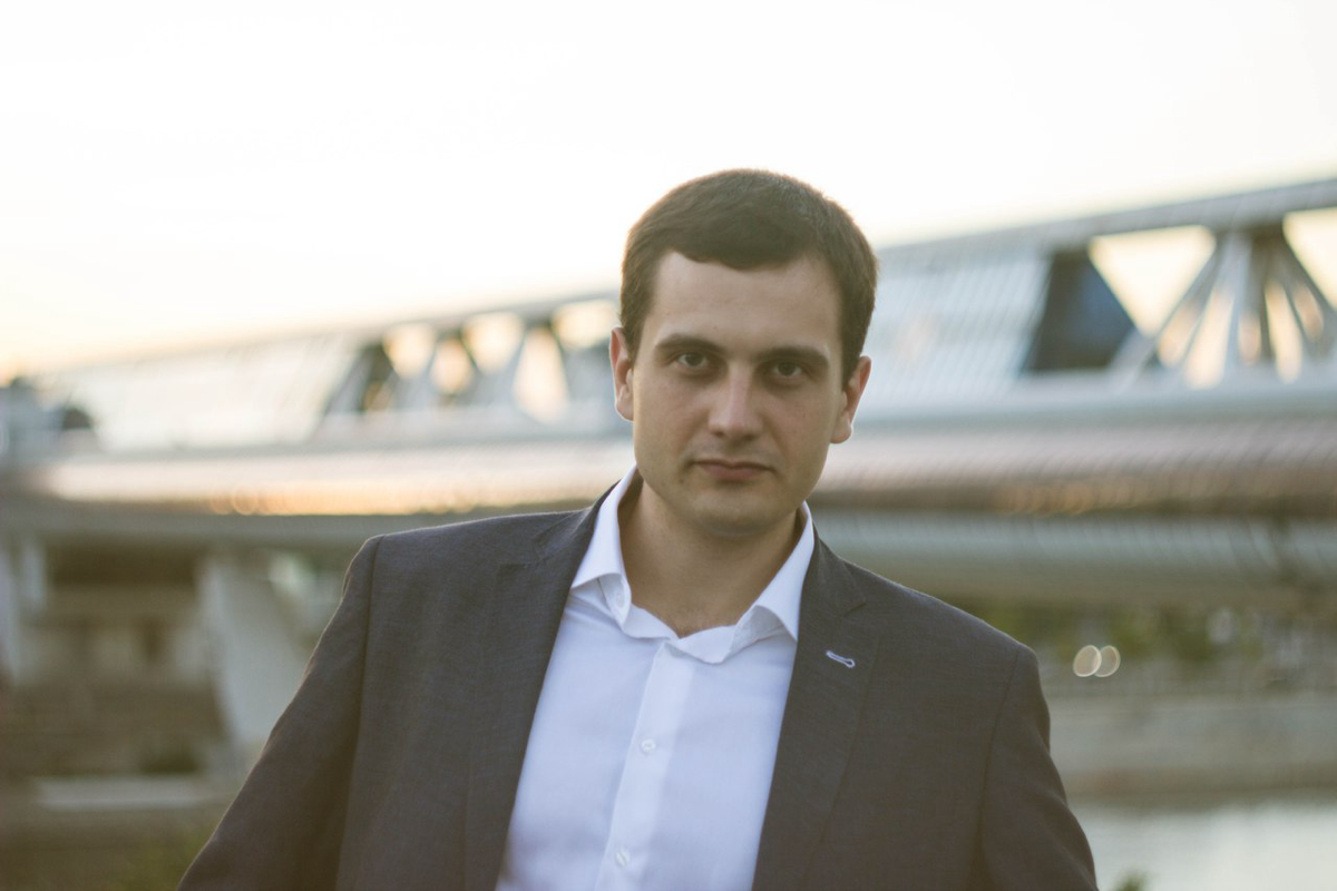 Лев Ефремов