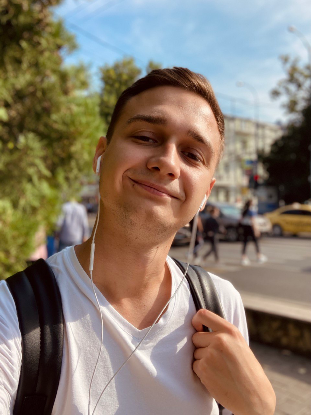 Александр Лещенок