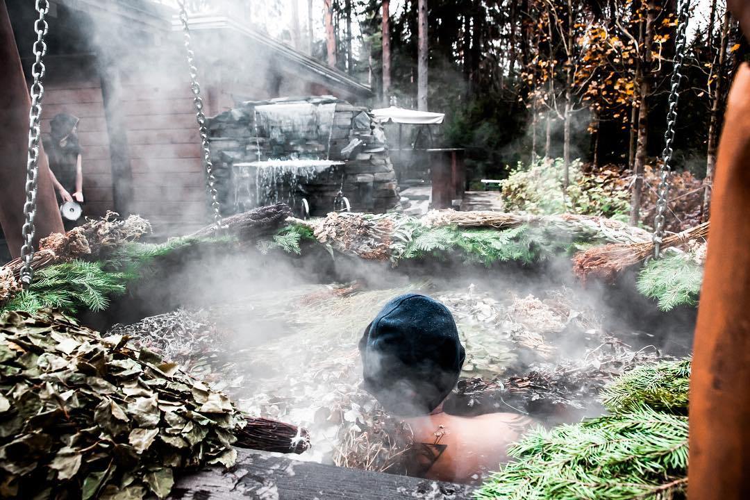 😶‍🌫️Горячие ванны для восстановления
Последние несколько лет хожу в баню после утренней игры в футбол. На следующее утро я чувствую, что мои мышцы восстановились и уже готовы к нагрузкам | Сетка — социальная сеть от hh.ru