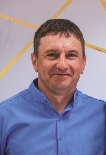 Максим Анохов
